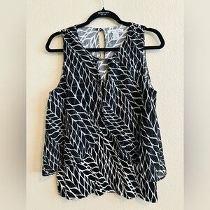 NWOT White House Black Market Womens Leaf Print Tiered Tank Top in M